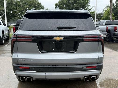 Sterling Gray Metallic 2024 Chevrolet Traverse LT