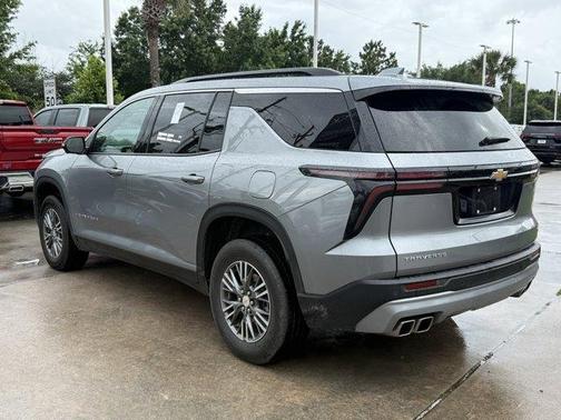Sterling Gray Metallic 2024 Chevrolet Traverse LT