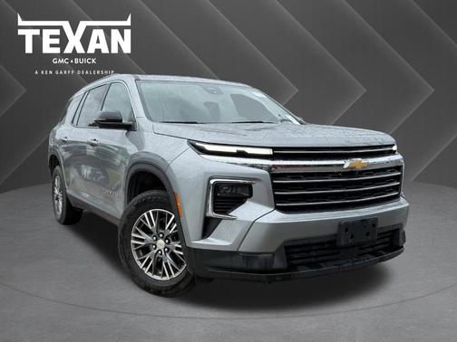Sterling Gray Metallic 2024 Chevrolet Traverse LT