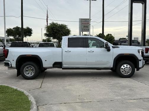 Glacier White 2026 GMC Sierra 3500 Denali Ultimate