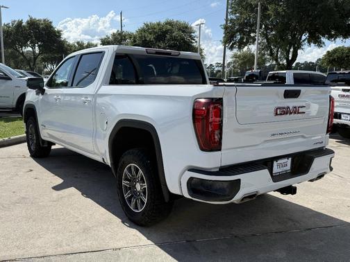 Summit White 2025 GMC Sierra 1500 AT4