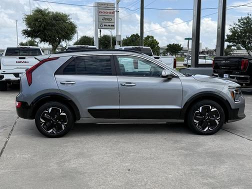 Steel Gray 2024 Kia Niro EV Wind