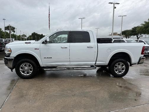 Bright White Clearcoat 2022 RAM 2500 Laramie