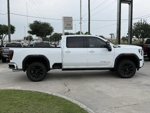 Summit White 2026 GMC Sierra 2500 AT4