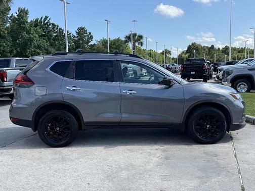 Gun Metallic 2018 Nissan Rogue SV