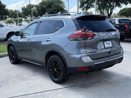 Gun Metallic 2018 Nissan Rogue SV