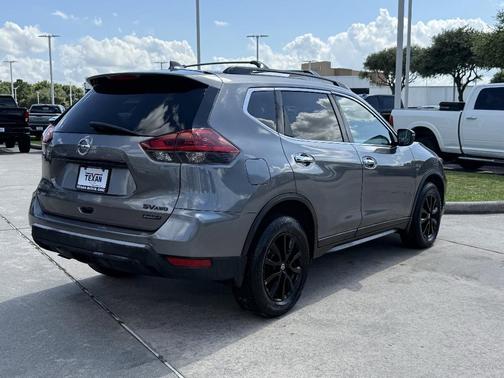 Gun Metallic 2018 Nissan Rogue SV