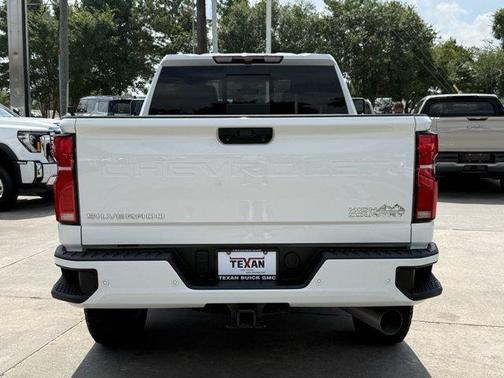 Summit White 2024 Chevrolet Silverado 2500 High Country