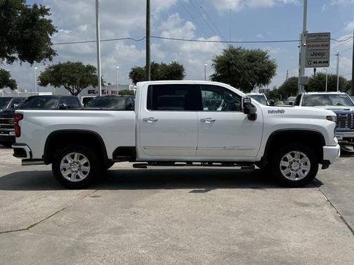 Summit White 2024 Chevrolet Silverado 2500 High Country