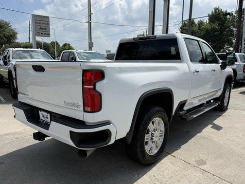 Summit White 2024 Chevrolet Silverado 2500 High Country