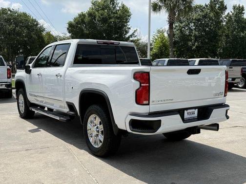 Summit White 2024 Chevrolet Silverado 2500 High Country