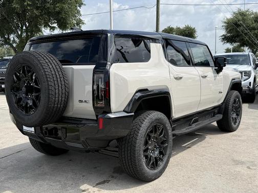 Dune 2026 GMC HUMMER EV SUV 2X