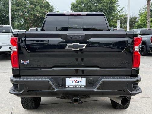 Black 2024 Chevrolet Silverado 2500 High Country