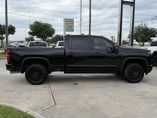 Black 2024 Chevrolet Silverado 2500 High Country