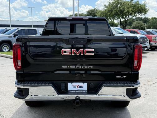 Onyx Black 2022 GMC Sierra 1500 SLT