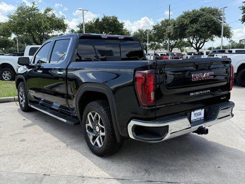 Onyx Black 2022 GMC Sierra 1500 SLT