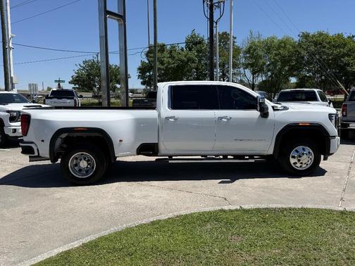 Summit White 2025 GMC Sierra 3500 Denali
