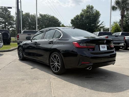 Black Sapphire Metallic 2019 BMW 330 i