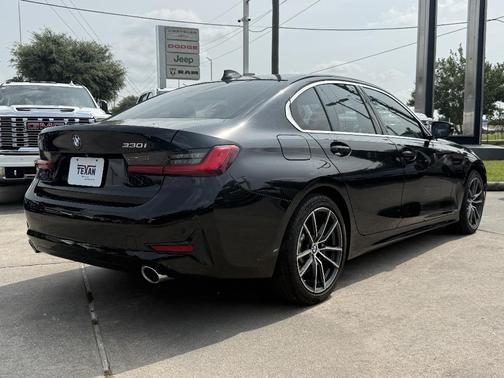Black Sapphire Metallic 2019 BMW 330 i