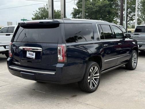 Dark Sapphire Blue Metallic 2018 GMC Yukon XL Denali