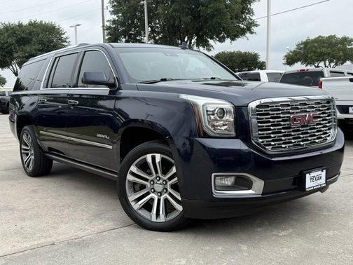 Dark Sapphire Blue Metallic 2018 GMC Yukon XL Denali