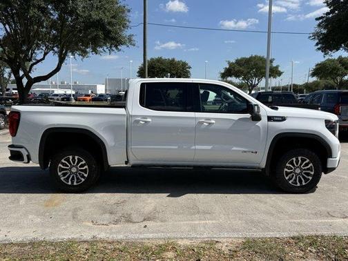 Summit White 2023 GMC Sierra 1500 AT4
