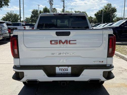 Summit White 2023 GMC Sierra 1500 AT4