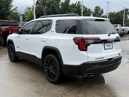 Summit White 2023 GMC Acadia SLE