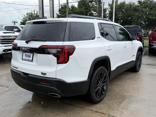 Summit White 2023 GMC Acadia SLE