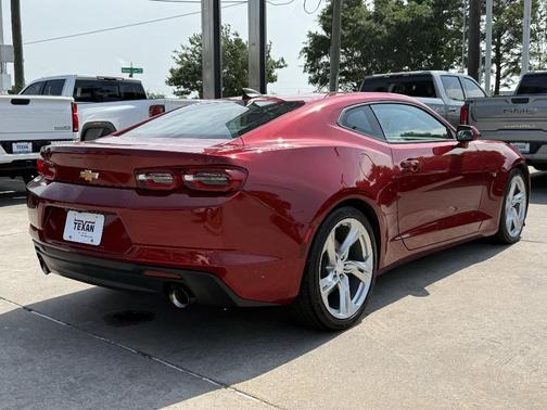Wild Cherry Tintcoat 2022 Chevrolet Camaro 1LT