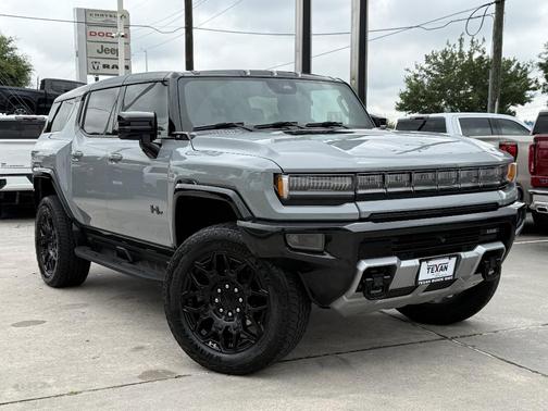 Meteorite Metallic 2026 GMC HUMMER EV SUV 2X