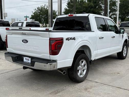 Oxford White 2025 Ford F-150 Lariat
