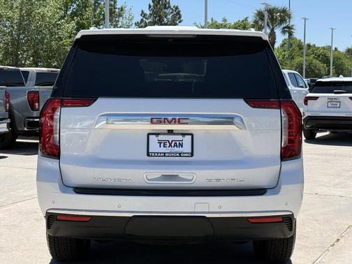 White Frost Tri-Coat 2024 GMC Yukon Denali