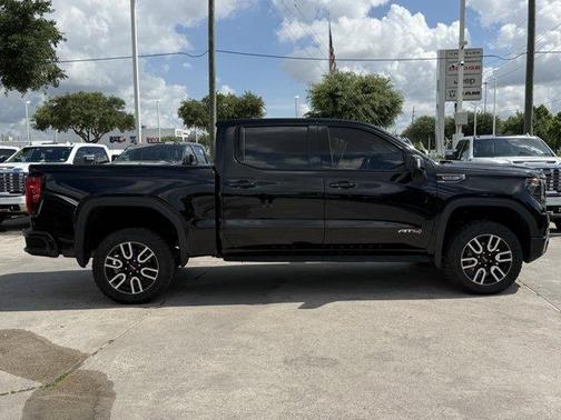 Onyx Black 2022 GMC Sierra 1500 AT4