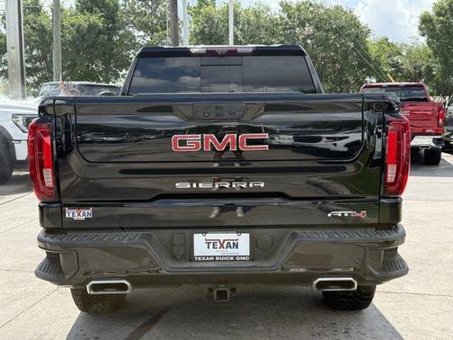 Onyx Black 2022 GMC Sierra 1500 AT4
