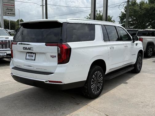 Summit White 2026 GMC Yukon XL Elevation