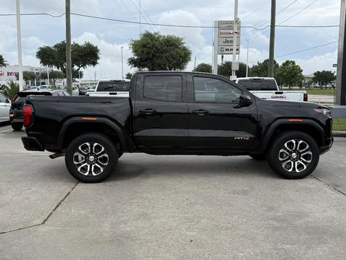 Onyx Black 2023 GMC Canyon AT4
