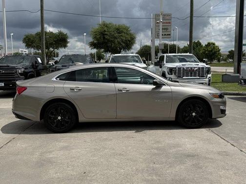 Mineral Gray Metallic 2024 Chevrolet Malibu LT