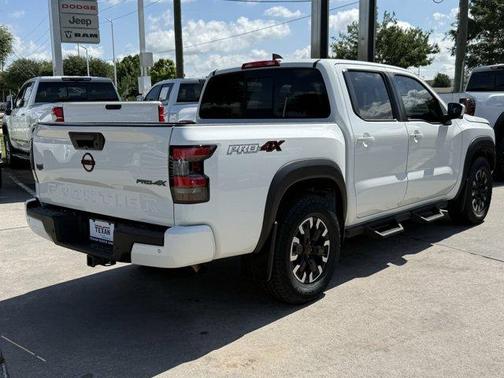 Glacier White 2022 Nissan Frontier PRO-4X