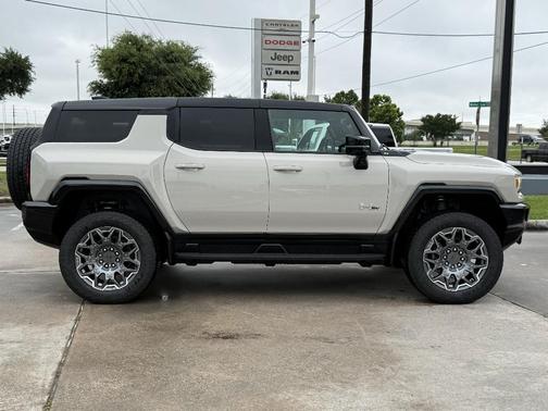 Dune 2026 GMC HUMMER EV SUV 3X