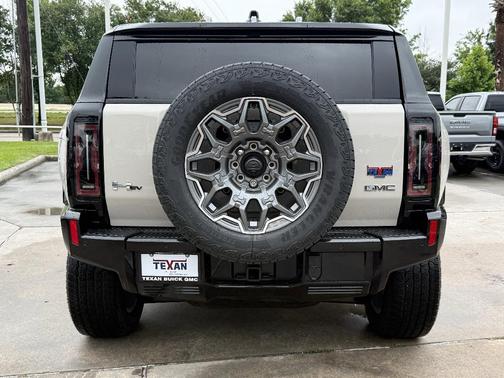 Dune 2026 GMC HUMMER EV SUV 3X