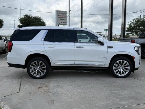 White Frost Tri-Coat 2021 GMC Yukon Denali