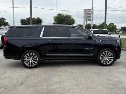 Midnight Blue Metallic 2021 GMC Yukon XL Denali
