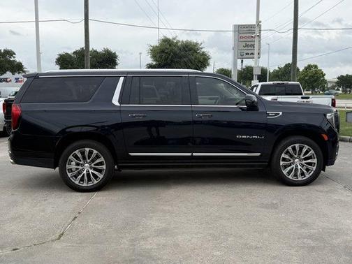 Midnight Blue Metallic 2021 GMC Yukon XL Denali