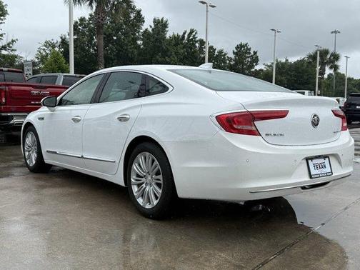 Summit White 2018 Buick LaCrosse Premium