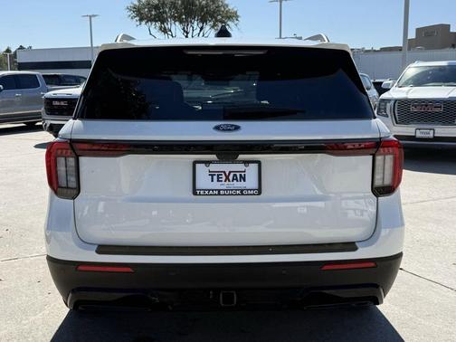 White Metallic 2025 Ford Explorer ST-Line