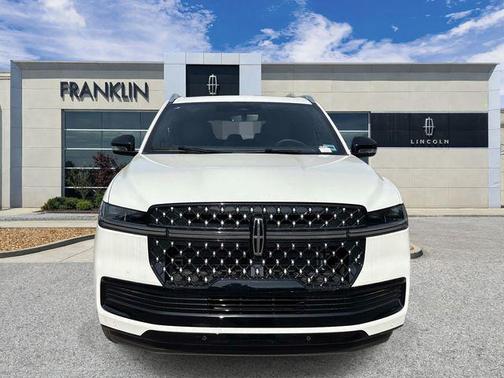 Pristine White Metallic Tri-Coat 2026 Lincoln Navigator Black Label