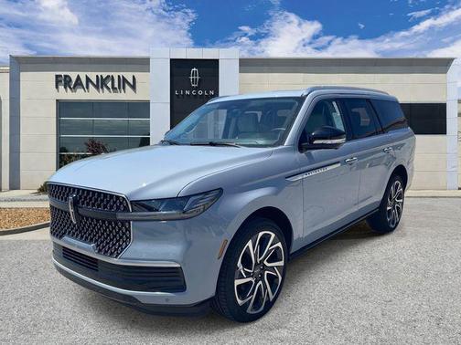 Gray Mist Metallic Tri-Coat 2026 Lincoln Navigator Reserve