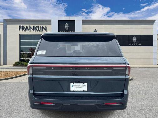Flight Blue Metallic Clearcoat 2026 Lincoln Navigator Reserve