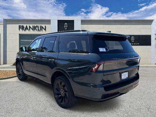 Flight Blue Metallic Clearcoat 2026 Lincoln Navigator Reserve
